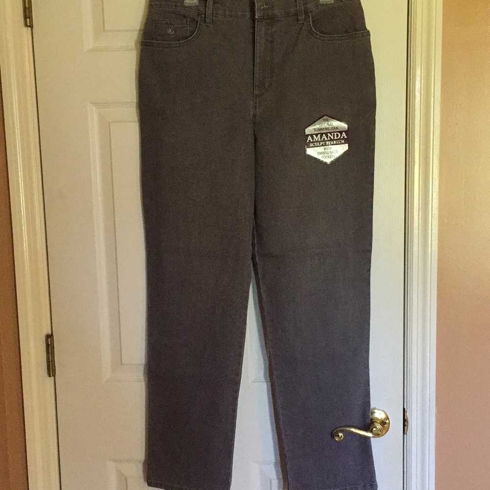 Gloria Vanderbilt jeans with embellished pockets